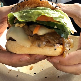 Monkeypod Kitchen - Big island burger - Hawaiian Near Me - Kapolei, Hawaii