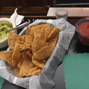 Kelly's - Chips salsa and guacamole - New American Near Me - Sterling, Illinois Kelly's - Chips salsa and guacamole - New American Near Me - Sterling, Illinois