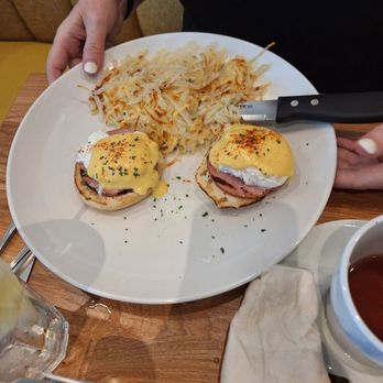Broken Yolk Cafe - Classic benedict....solid!!! - Breakfast & Brunch Near Me - McKinney, Texas
