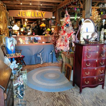 Accents and Antiques - Antiques Near Me - Reddick, Florida