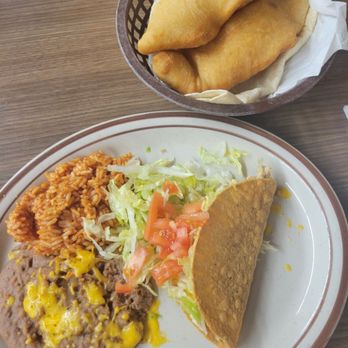 Jerry's Cafe - 1 item plate $9.00 - New Mexican Cuisine Near Me - Gallup, New Mexico