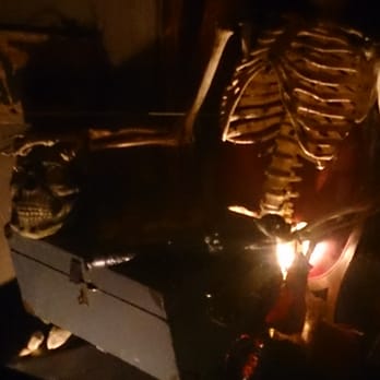 Mad Maker Pub - Non, ce n'est pas le videur. - Pubs Near Me - Paris, 75