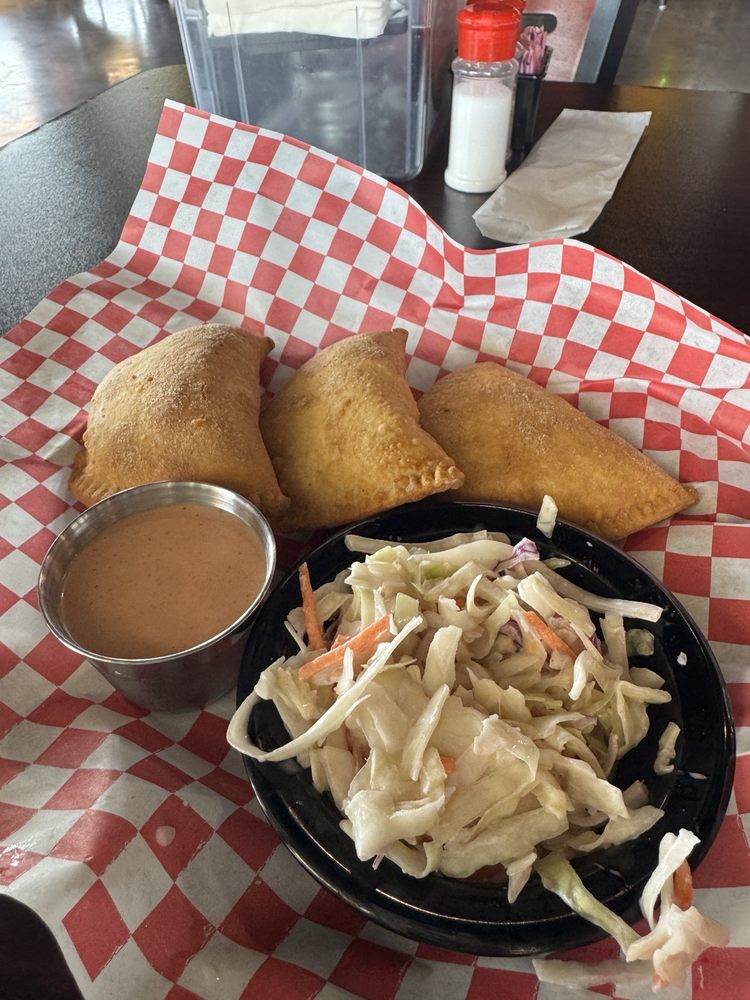 Pit Row Pit Stop on The Lake Logo