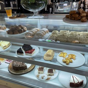 Cafe 33 - Cake display case - Coffee & Tea Near Me - Sacramento, California Cafe 33 - Cake display case - Coffee & Tea Near Me - Sacramento, California