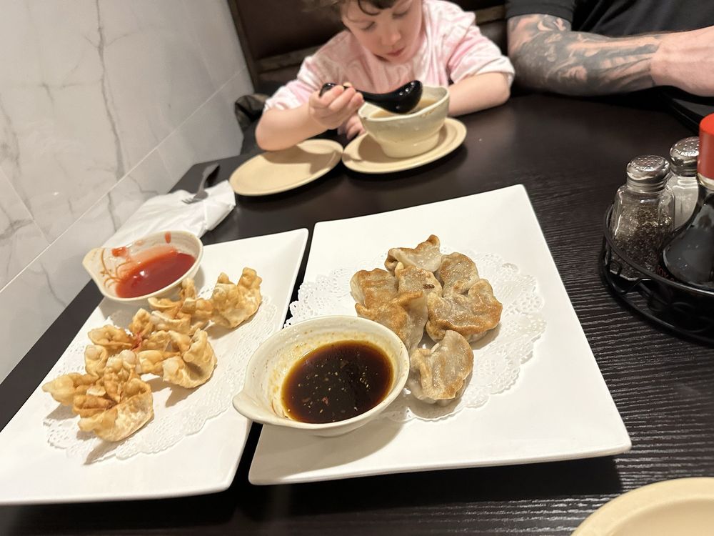 Mr Chen Sushi & Hibachi Steak House