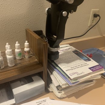 Yeh Hsushi MD - Stacks of old papers and magazines everywhere. - Ophthalmologists Near Me - Tacoma, Washington