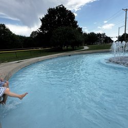 Gallagher Park - Fountain was Clean!