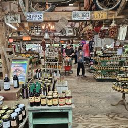 Efurd Orchards - The jams and fruit are great. The peach cobbler what French vanilla on it you have to try it