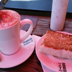 Causeway Kiosk Cafe - Cappuccino with beautiful banana cake