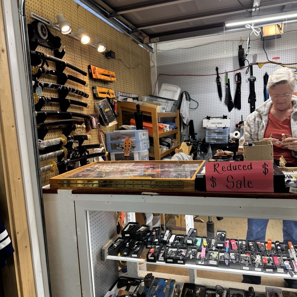 Rogers Flea Market & Auctions - Antiques Near Me - Rogers, Ohio