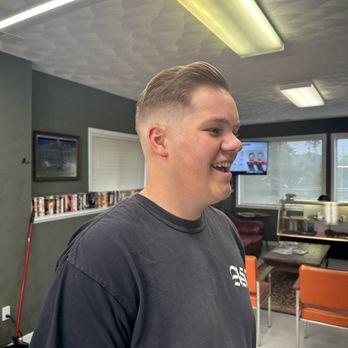 Phases Barbershop - Barbers Near Me - Richland, Michigan Phases Barbershop - Barbers Near Me - Richland, Michigan