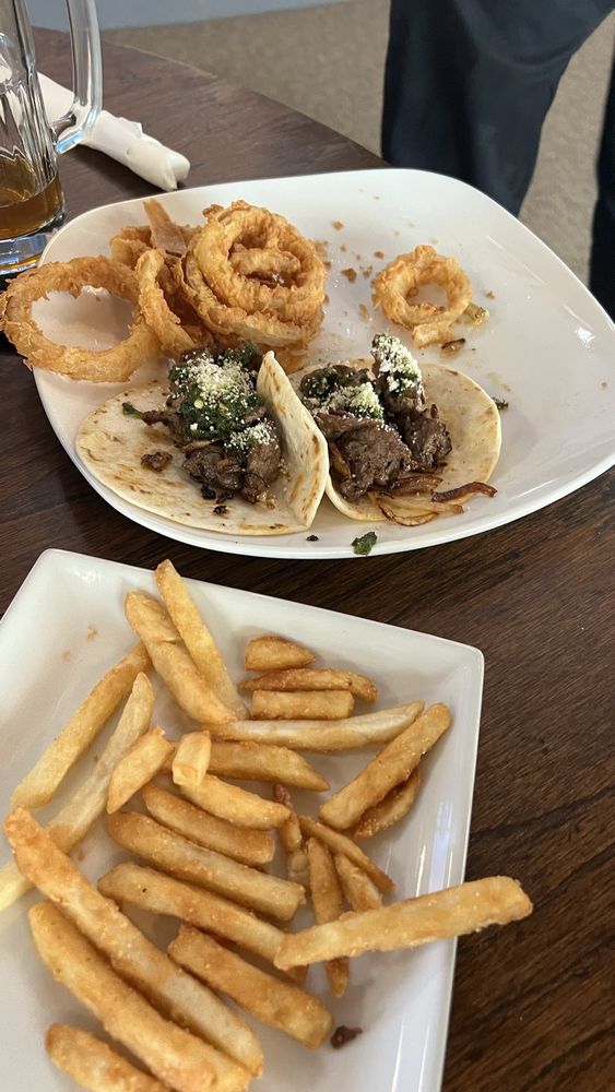 The Wave Bar & Grill Logo