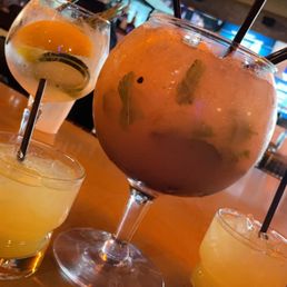 Pineapple Malibu , let's get Tropical, Revls Tonic Pineapple Malibu , let's get Tropical, Revls Tonic