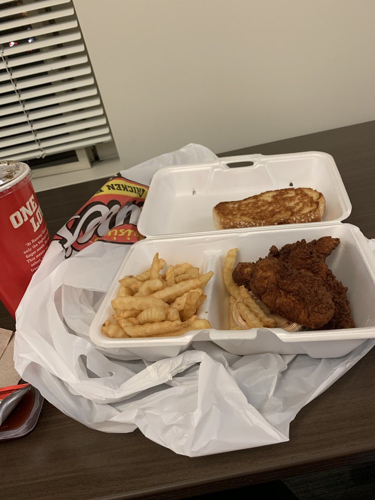 Raising Canes Chicken Fingers, Richmond Roadtrippers