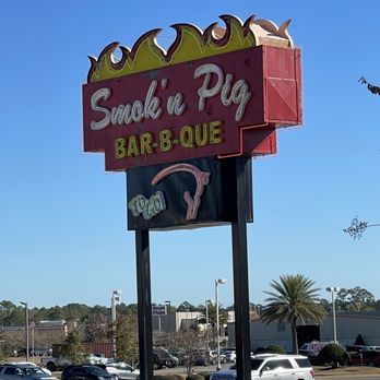 Smok'n Pig BBQ - Sign out front - Barbeque Near Me - Valdosta, Georgia Smok'n Pig BBQ - Sign out front - Barbeque Near Me - Valdosta, Georgia