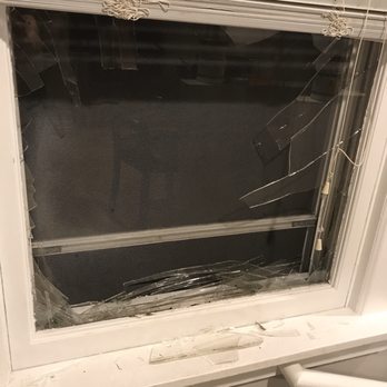 Inst-I-Glass - Broken window - Glass & Mirrors Near Me Inst-I-Glass - Broken window - Glass & Mirrors Near Me