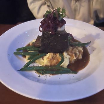 Pizza and More - Short Ribs with creamy mashed potatoes - Pizza Near Me - Vista, California Pizza and More - Short Ribs with creamy mashed potatoes - Pizza Near Me - Vista, California