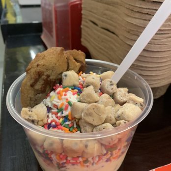 Happy Day Dessert Factory - Cookie sundae - Desserts Near Me - Pittsburgh, Pennsylvania