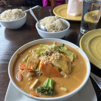 Siri Thai - Peanut Curry - Thai Near Me - Portland, Oregon Siri Thai - Peanut Curry - Thai Near Me - Portland, Oregon