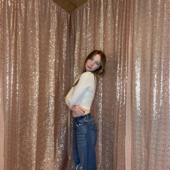 Selfie WRLD Indy - Glitter corner booth - Session Photography Near Me - Indianapolis, Indiana