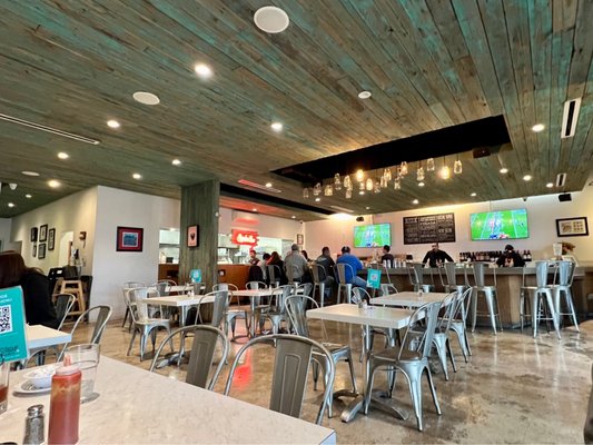 TJ Oyster Bar by null