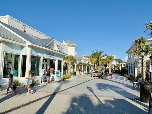 Broadway at the Beach by null