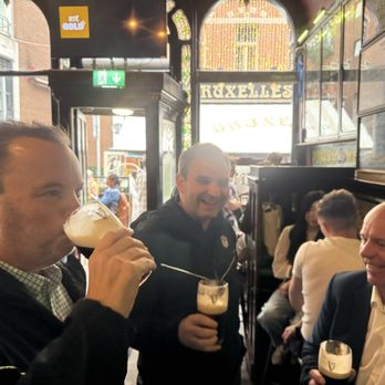 McDaids - Splitting the G! - Pubs Near Me - Dublin, D