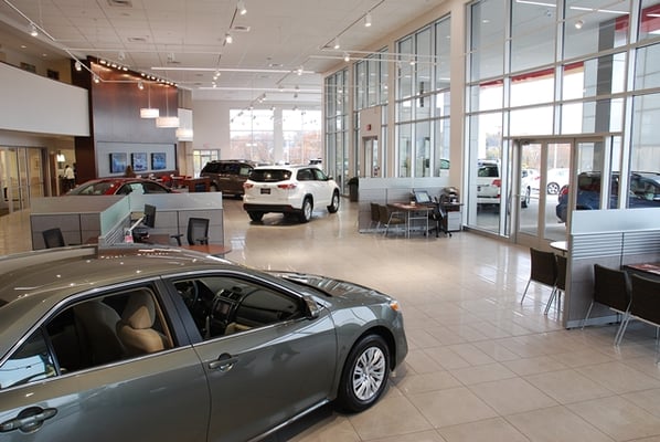 THOMPSON TOYOTA - Updated July 2025 - 35 Photos & 101 Reviews - 122 W ...