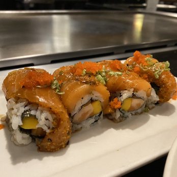 Aki Steak House & Sushi - Salmon mango - Sushi Bars Near Me - Hanover, Pennsylvania