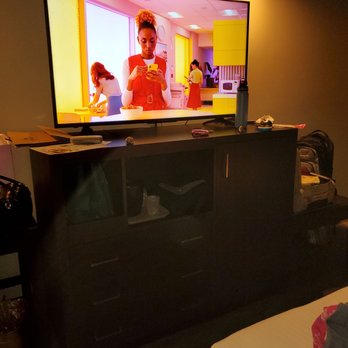 Tarzana Inn - Huge TV! With lots of storage space - Hotels Near Me - Tarzana, California Tarzana Inn - Huge TV! With lots of storage space - Hotels Near Me - Tarzana, California