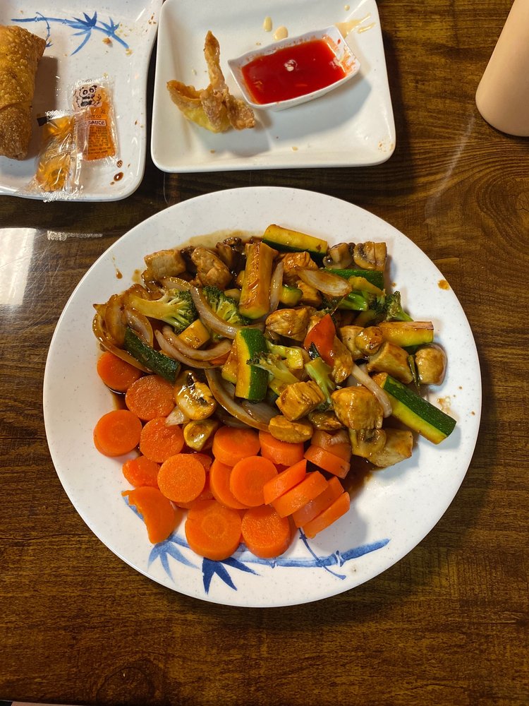 Food from Yummi Japanese Hibachi & Sushi