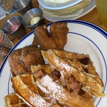 Sweet Chick - apple cinnamon waffle w. chicken & mac with cheese - Breakfast & Brunch Near Me - Brooklyn, New York Sweet Chick - apple cinnamon waffle w. chicken & mac with cheese - Breakfast & Brunch Near Me - Brooklyn, New York