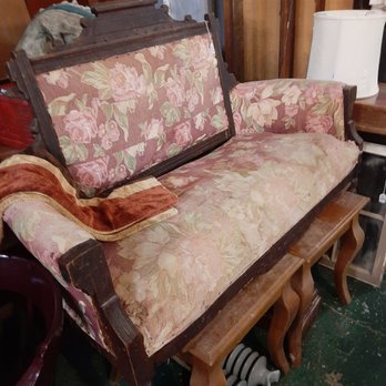 Schultz Antiques - Antiques Near Me - Saint Mary, Missouri