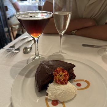 211 Clover Lane - Chocolate raspberry ganache with espresso martini - New American Near Me - Louisville, Kentucky 211 Clover Lane - Chocolate raspberry ganache with espresso martini - New American Near Me - Louisville, Kentucky