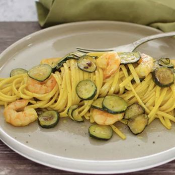 Il Pastaficio - Linguine with shrimp, zucchine and lemon zest - Italian Near Me - Westport, Connecticut Il Pastaficio - Linguine with shrimp, zucchine and lemon zest - Italian Near Me - Westport, Connecticut