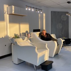 Elevate Beauty & Yoga - Shampoo area