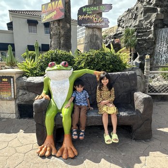 Rainforest Cafe - American Near Me - Galveston, Texas