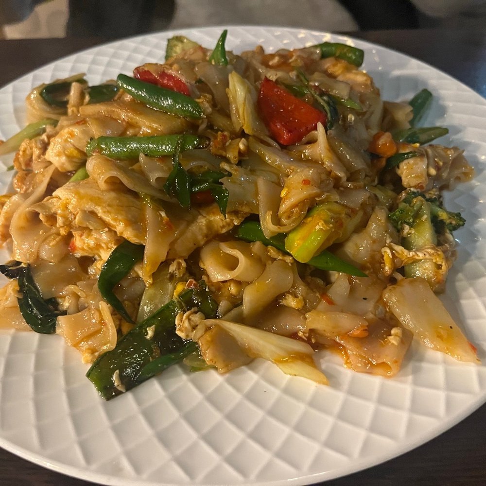 Pho Thai Nam Restaurant - Drunken Noodles - Thai Near Me - East Norriton, Pennsylvania