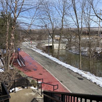 Yours Truly Restaurant - Next to towpath - American Near Me - Valley View, Ohio Yours Truly Restaurant - Next to towpath - American Near Me - Valley View, Ohio