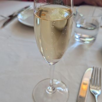Épernay Bistro - Mumms - French Near Me - Los Gatos, California Épernay Bistro - Mumms - French Near Me - Los Gatos, California