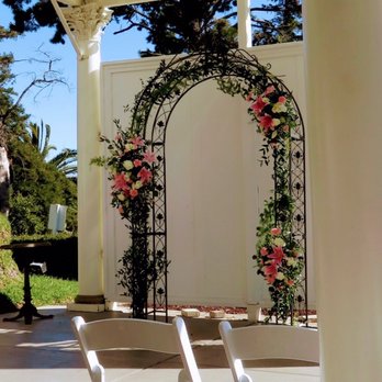 A Love's in Bloom - Our beautiful arch - Florists Near Me