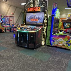 Chuck E. Cheese - Game area