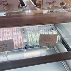Wonderland Sweets - Dessert case of sweets