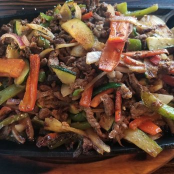 Primos Restaurant And Tequila Bar - Yummy beef fajitas great to share - Bars Near Me - Ripon, California