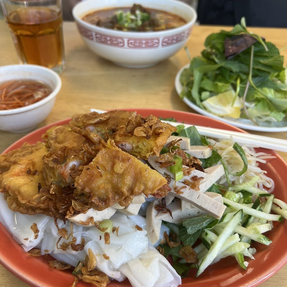 Mong Thu Cafe - banh uot cha lua - Vietnamese Near Me - San Francisco, California Mong Thu Cafe - banh uot cha lua - Vietnamese Near Me - San Francisco, California
