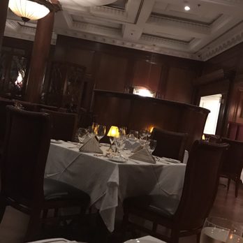 Grill 225 - Classic decor and table settings. - Steakhouses Near Me - Charleston, South Carolina Grill 225 - Classic decor and table settings. - Steakhouses Near Me - Charleston, South Carolina