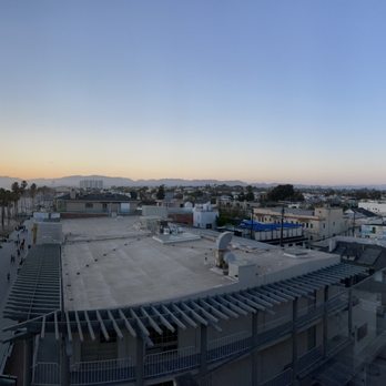Venice Breeze Suites - View from rooftop balcony - Hotels Near Me - Venice, California Venice Breeze Suites - View from rooftop balcony - Hotels Near Me - Venice, California