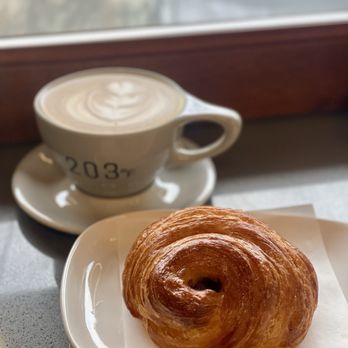 203º Fahrenheit Coffee - Pastry and coffee, life is good! - Coffee & Tea Near Me - Kirkland, Washington
