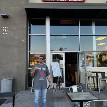 Eddie's Grill - Outside - Salad Near Me - Ventura, California