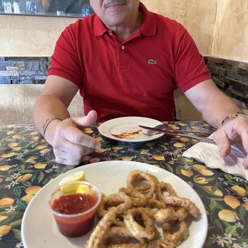 La Famiglia - Appetizer. Fried Calamari very good. - Italian Near Me - Miramar, Florida La Famiglia - Appetizer. Fried Calamari very good. - Italian Near Me - Miramar, Florida